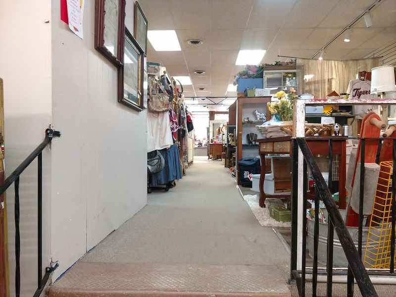Convenient Hours Open Six Days a Week