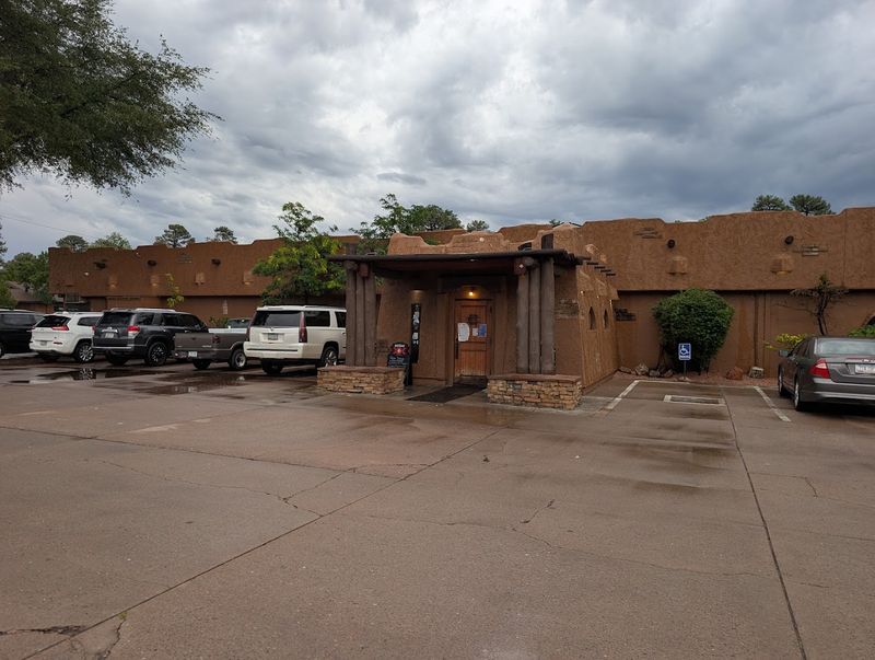 Convenient Hours and Easy Location on the Beeline