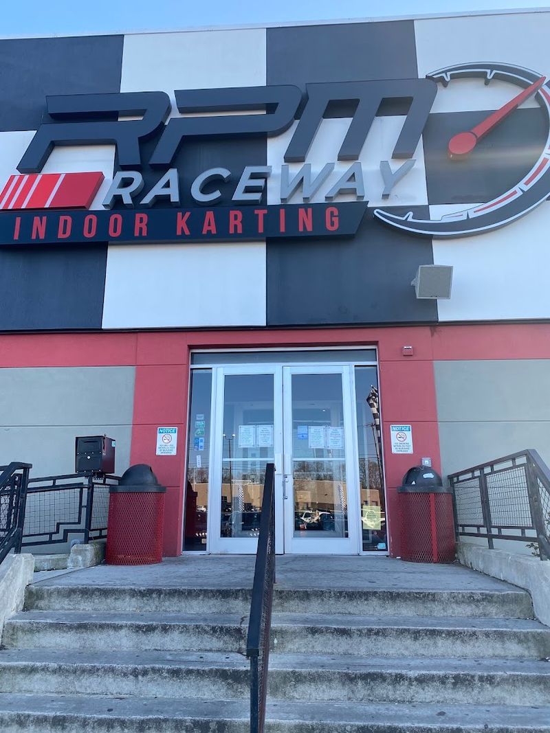 Convenient Location With Plenty of Parking Convenient Location With Plenty of Parking