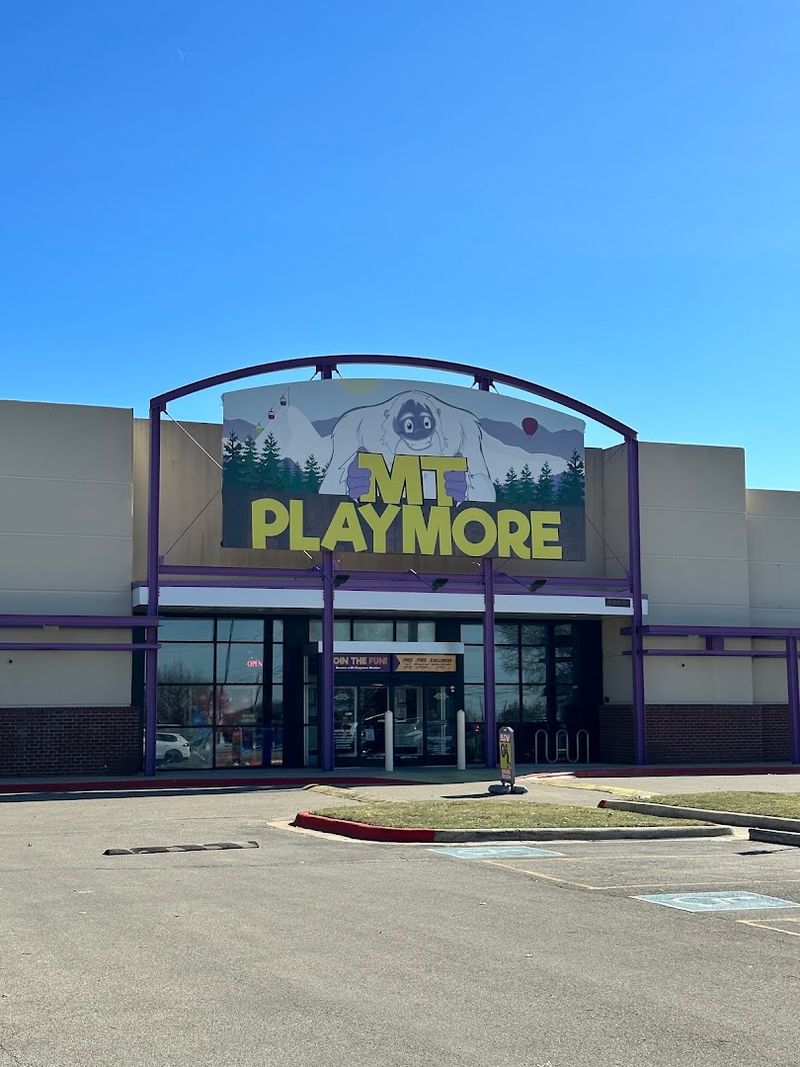 Convenient Location and Easy Parking Right Off I-35 Convenient Location and Easy Parking Right Off I-35