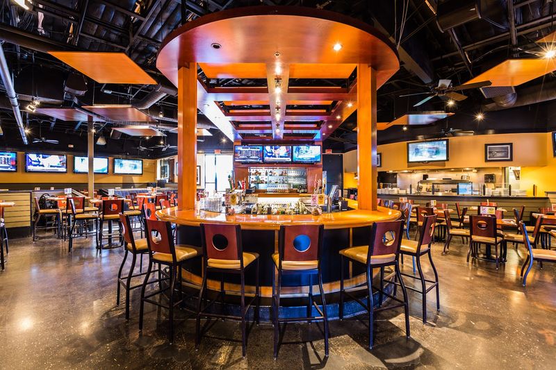 Counter-Service Style That Keeps Things Casual and Fast Counter-Service Style That Keeps Things Casual and Fast