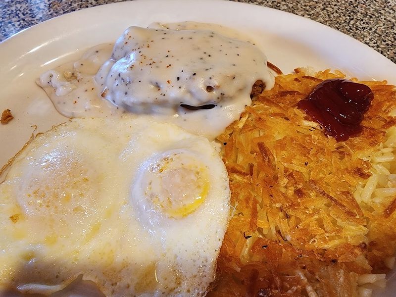 Country Breakfast That Hits Like a Warm Hug