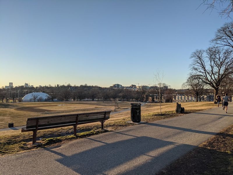 Cozy Eateries and Bar Bites Near the Park