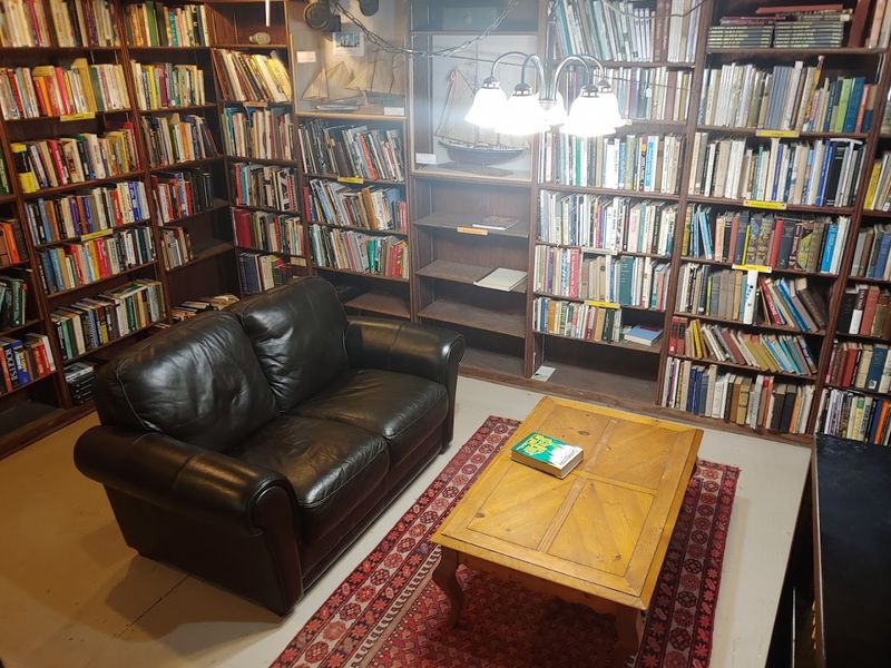 Cozy Seating Nooks Perfect for Settling In With a Good Read