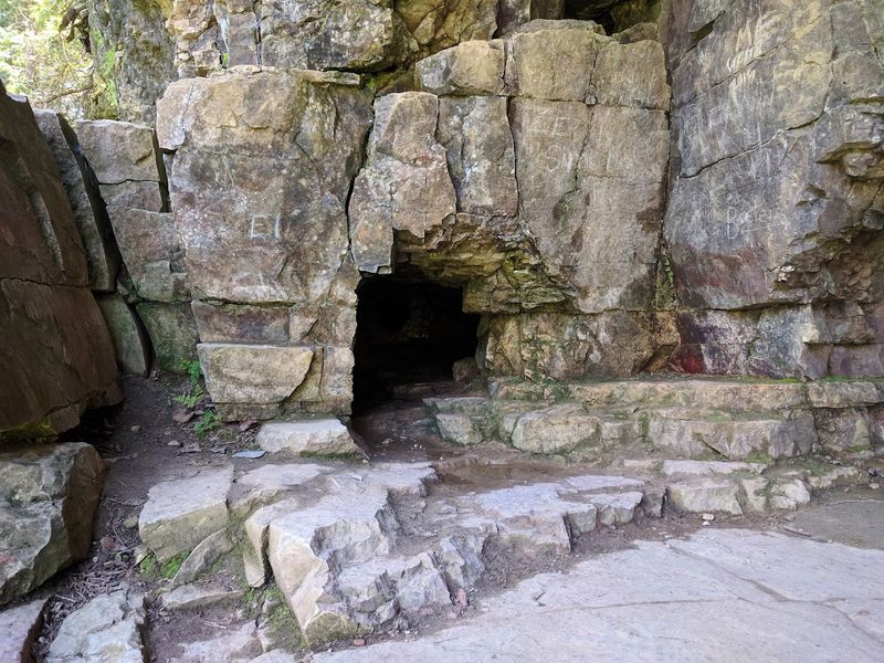 Crawling Caves Open for Self-Guided Exploration