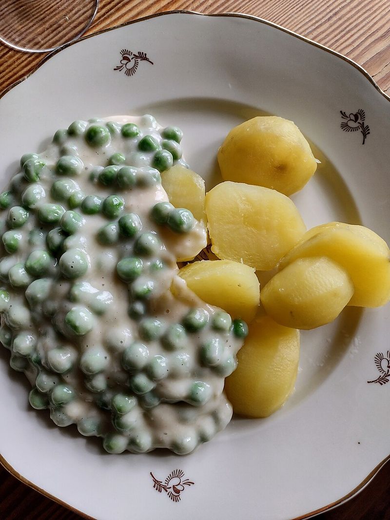 Creamed peas