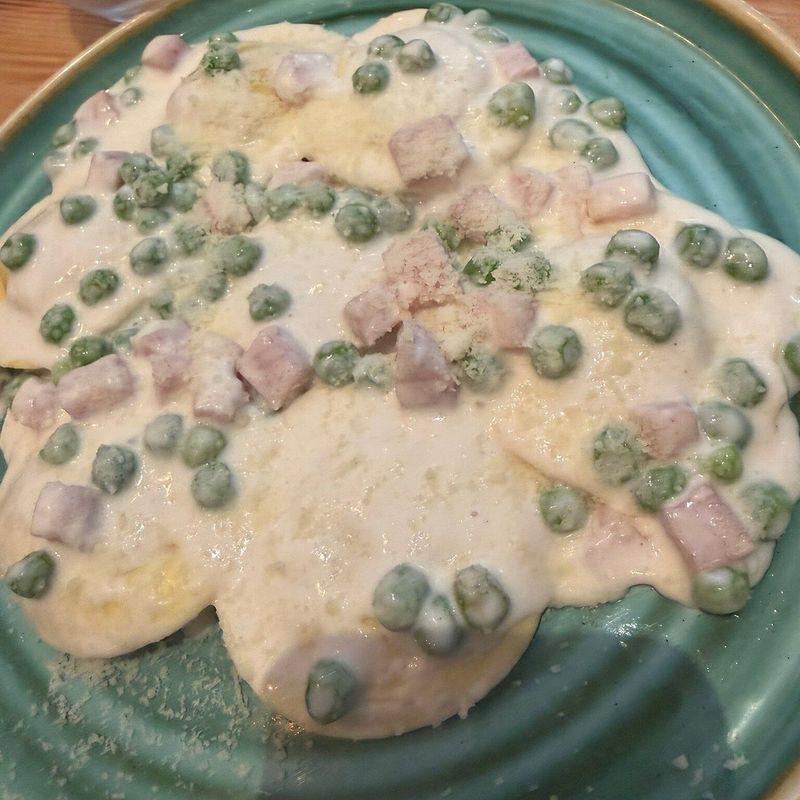 Creamed peas on toast Creamed peas on toast