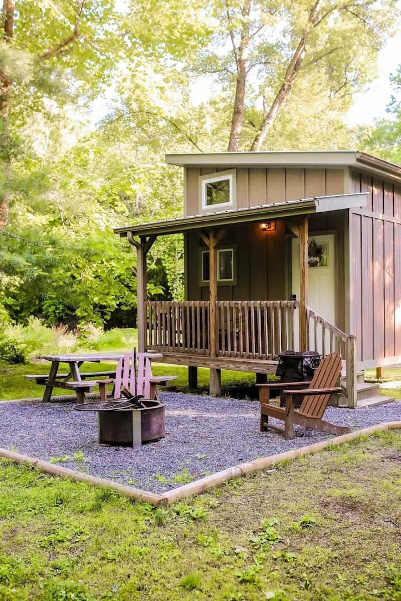 Creekside Cottages for a Cozy Retreat Creekside Cottages for a Cozy Retreat