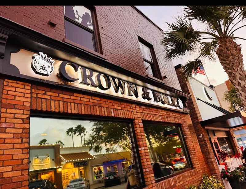 Crown and Bull - Dunedin, Florida