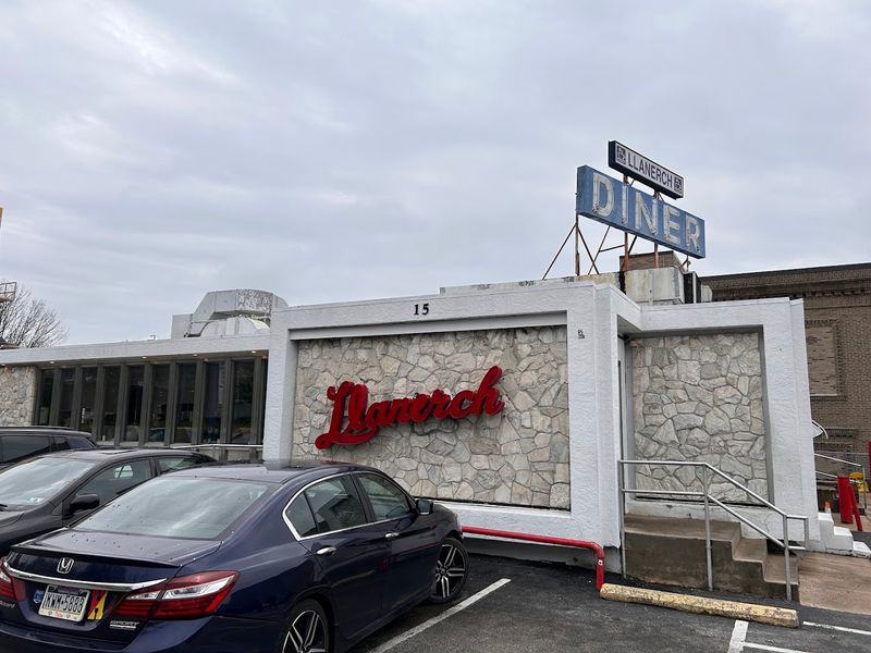 Decades of History That Make Every Visit Feel Like More Than Just a Meal Decades of History That Make Every Visit Feel Like More Than Just a Meal