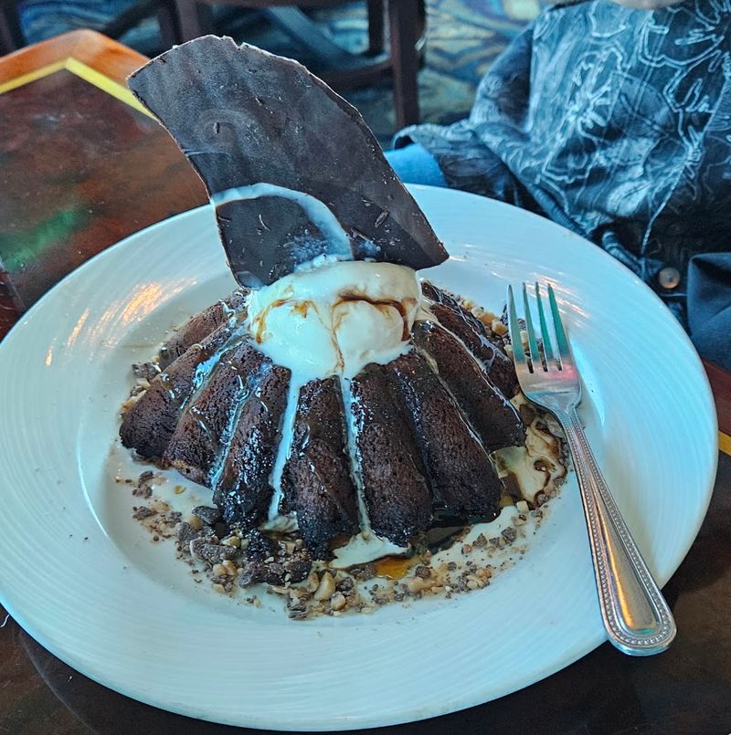Desserts That Are Almost Too Big to Finish Desserts That Are Almost Too Big to Finish