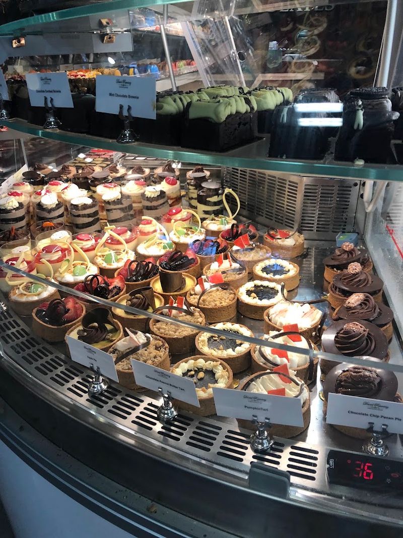 Donuts, Ice Cream, and Desserts to Sweeten the Deal Donuts, Ice Cream, and Desserts to Sweeten the Deal