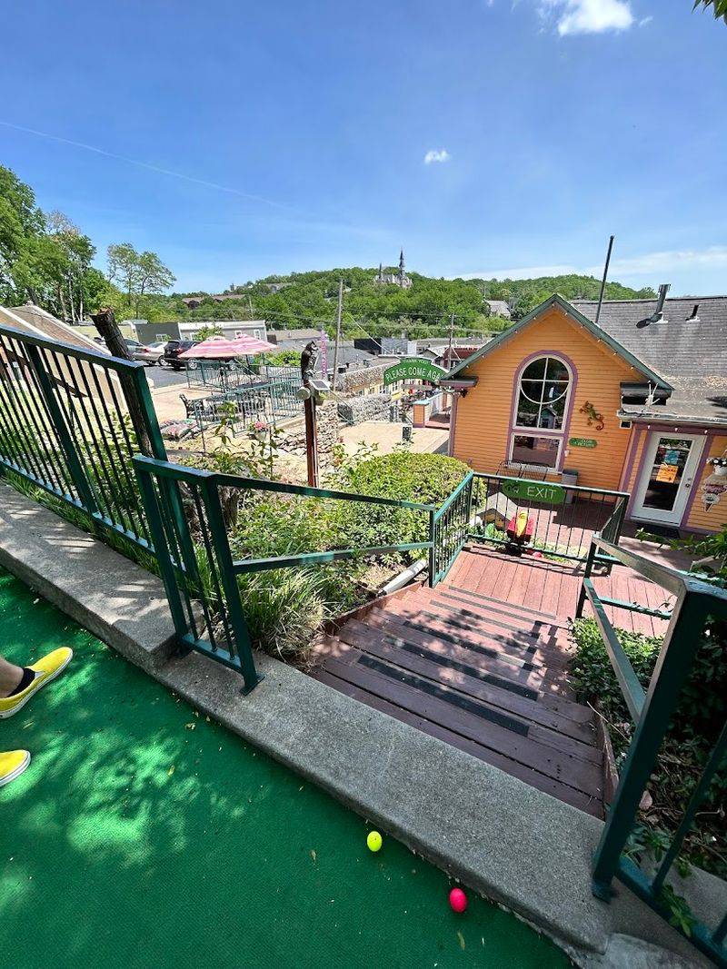 Easy Access to Downtown Parkville Attractions Easy Access to Downtown Parkville Attractions