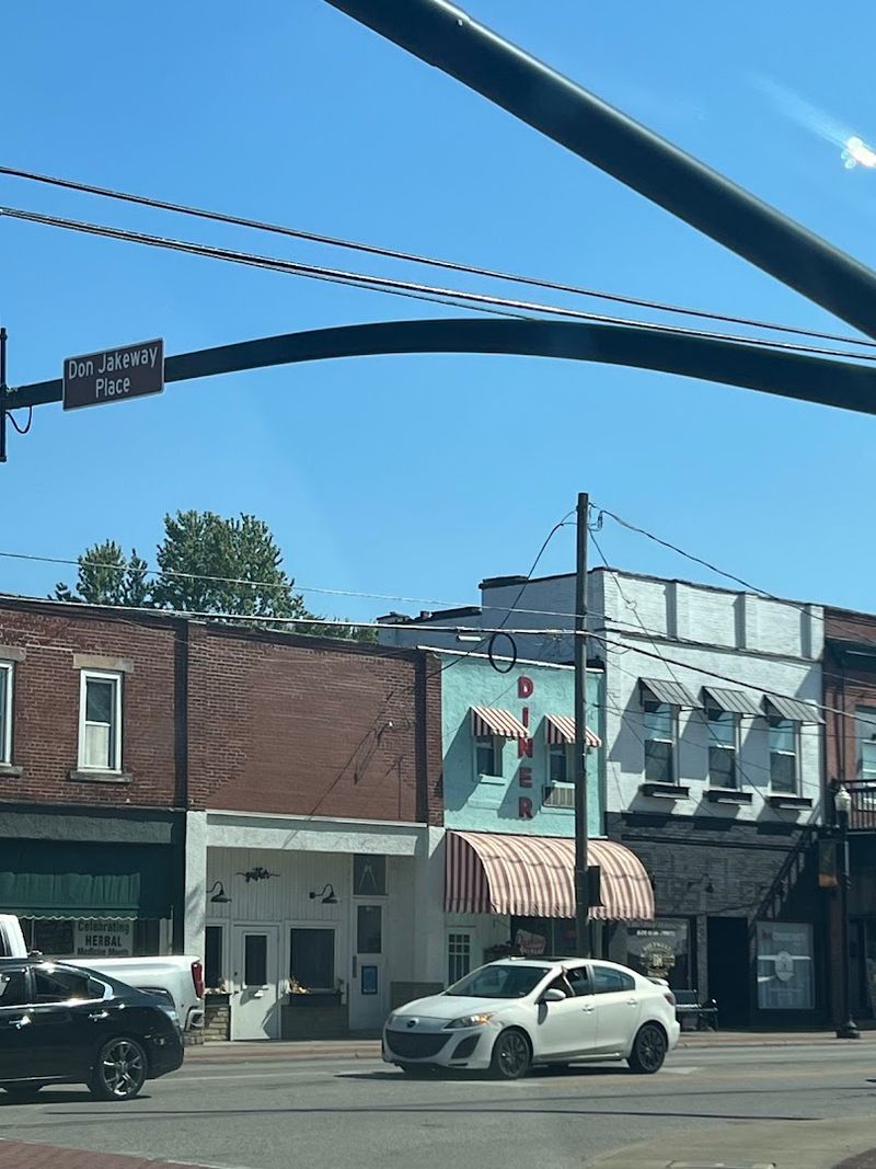 Easy Parking and a Convenient Uptown Location