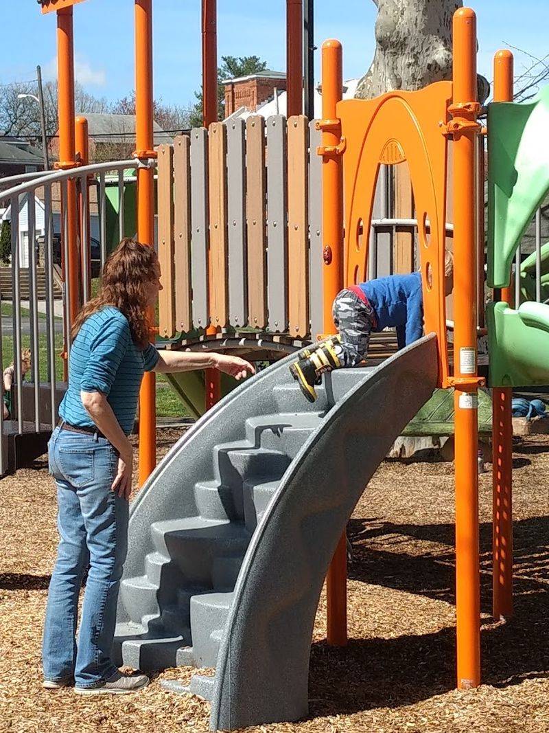 Easy Weekday Hours for a Relaxed Family Trip