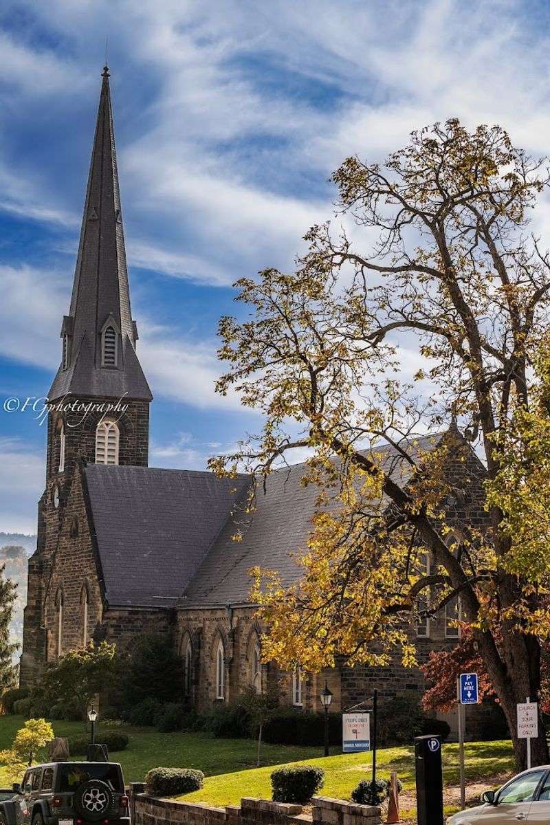 Emmanuel Episcopal Church and Its Stunning Gothic Architecture Emmanuel Episcopal Church and Its Stunning Gothic Architecture