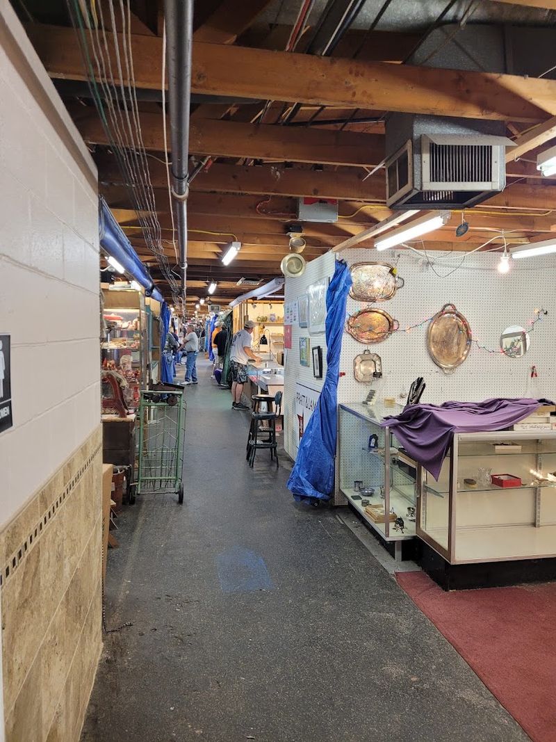 Excellent Ventilation and Air Conditioning for Year-Round Comfort