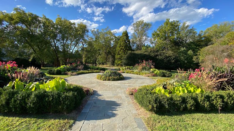 Explore Over 20 Themed Gardens