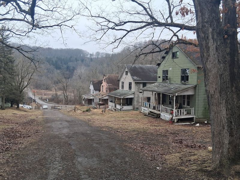 Exploring the Abandoned Homes Legally
