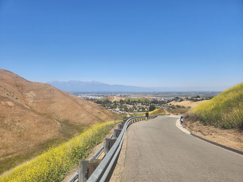 Family-Friendly Hikes That Work for All Ages and Fitness Levels Family-Friendly Hikes That Work for All Ages and Fitness Levels