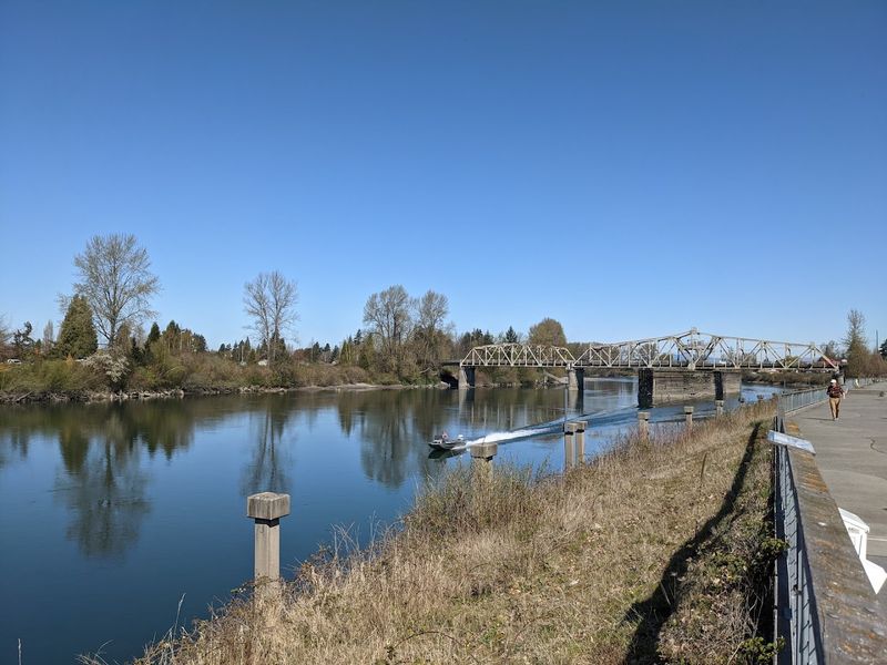 Fishing on the Skagit River Fishing on the Skagit River