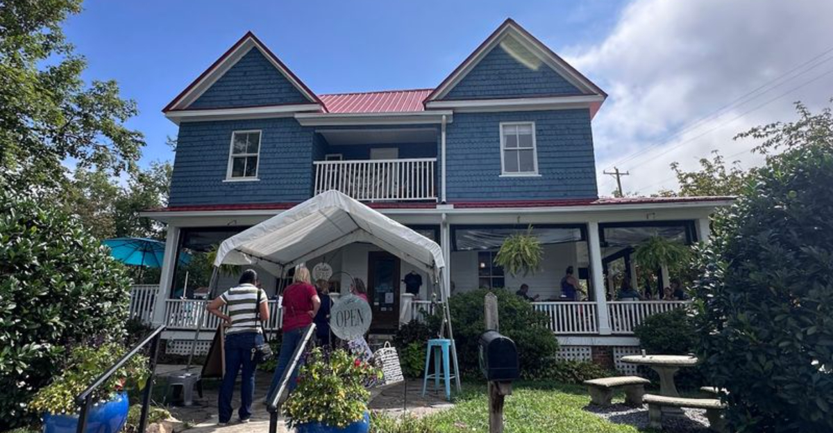 Food Lovers Are Traveling From All Over To Dine At This Incredible Mountain Restaurant In North Carolina