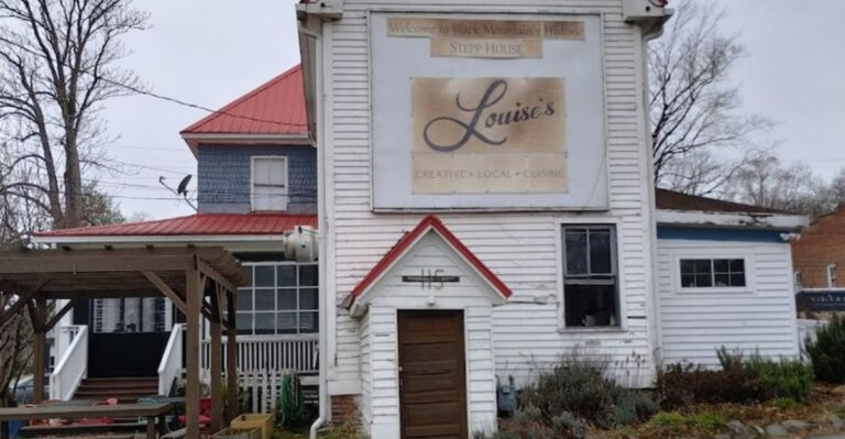 Food Lovers Can’t Stop Talking About This Incredible Mountain Restaurant In North Carolina