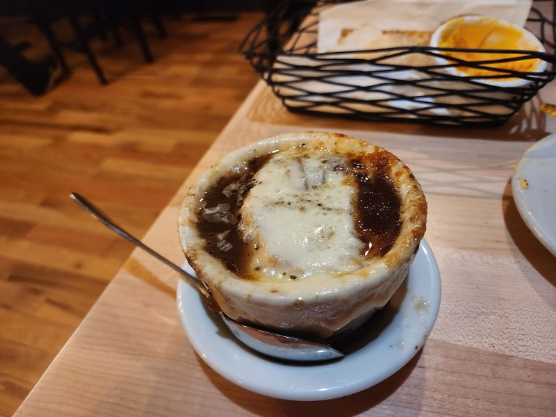 French Onion Soup That Warms You From the Inside Out French Onion Soup That Warms You From the Inside Out