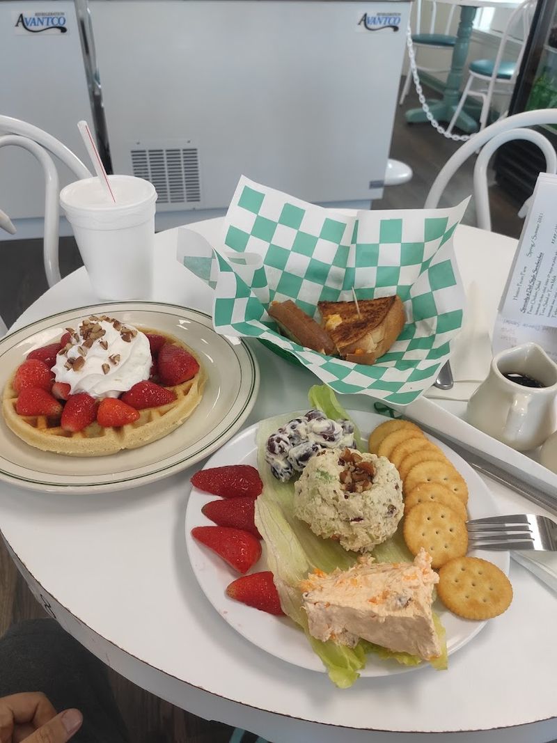 Fresh-Baked Pecan Waffles Worth Waking Up For Fresh-Baked Pecan Waffles Worth Waking Up For
