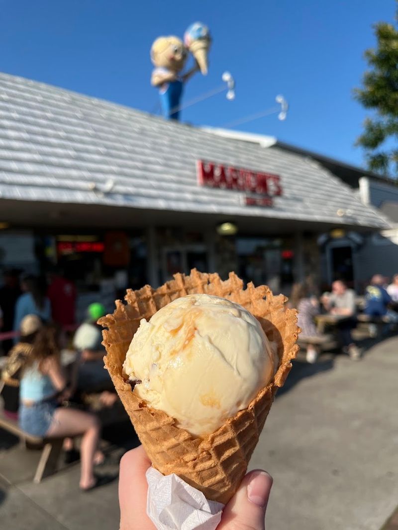 Fresh-Made Waffle Cones Baked Right Before Your Eyes