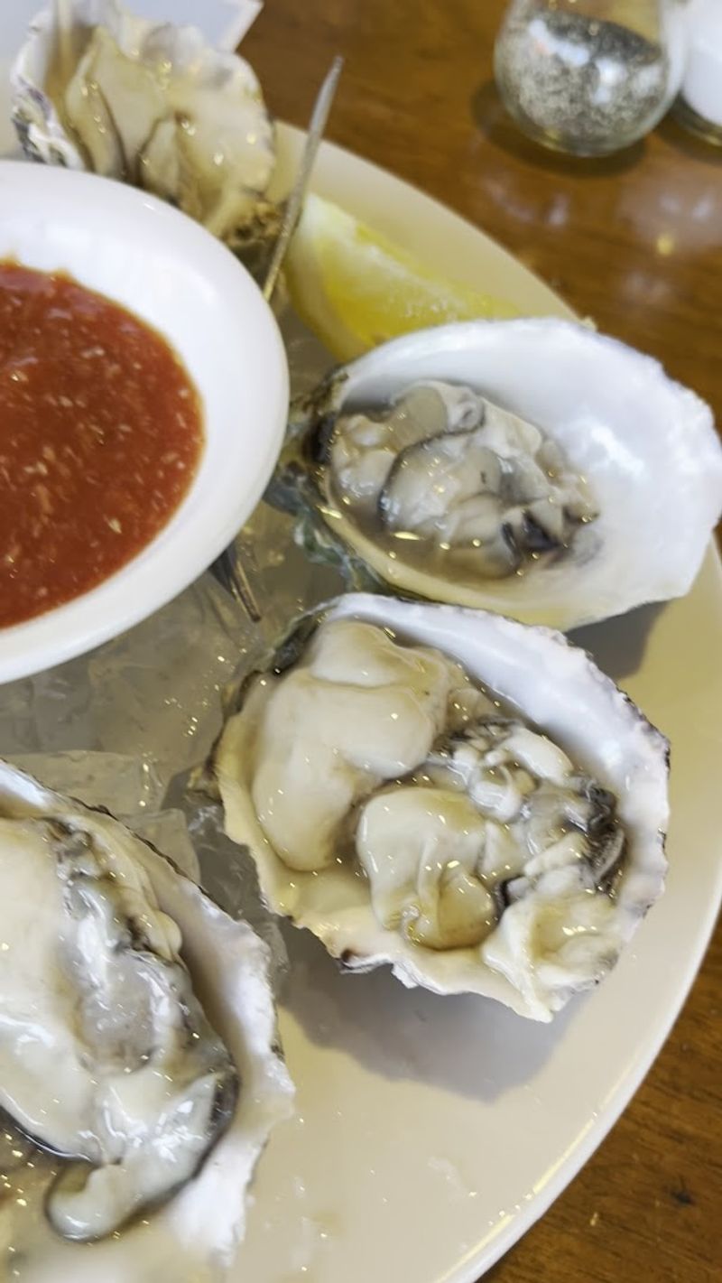 Fresh Oysters Served at Outstanding Prices Fresh Oysters Served at Outstanding Prices