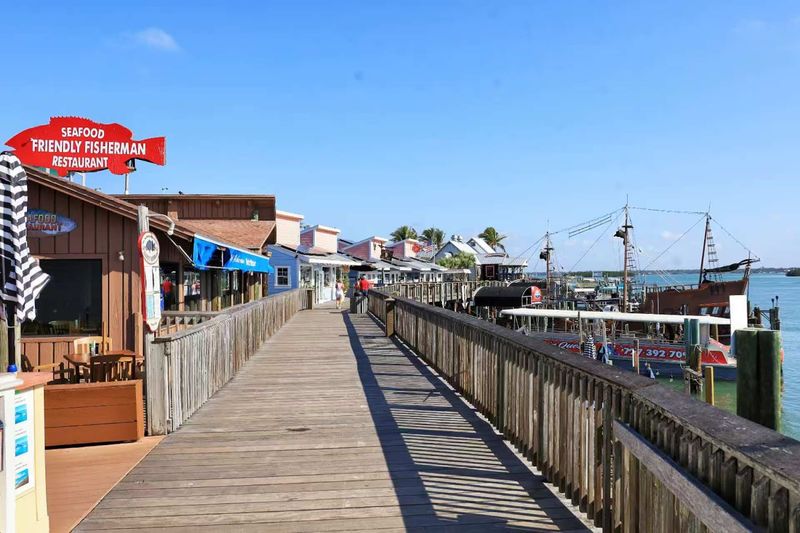 Fresh Seafood and Waterfront Dining Options Fresh Seafood and Waterfront Dining Options