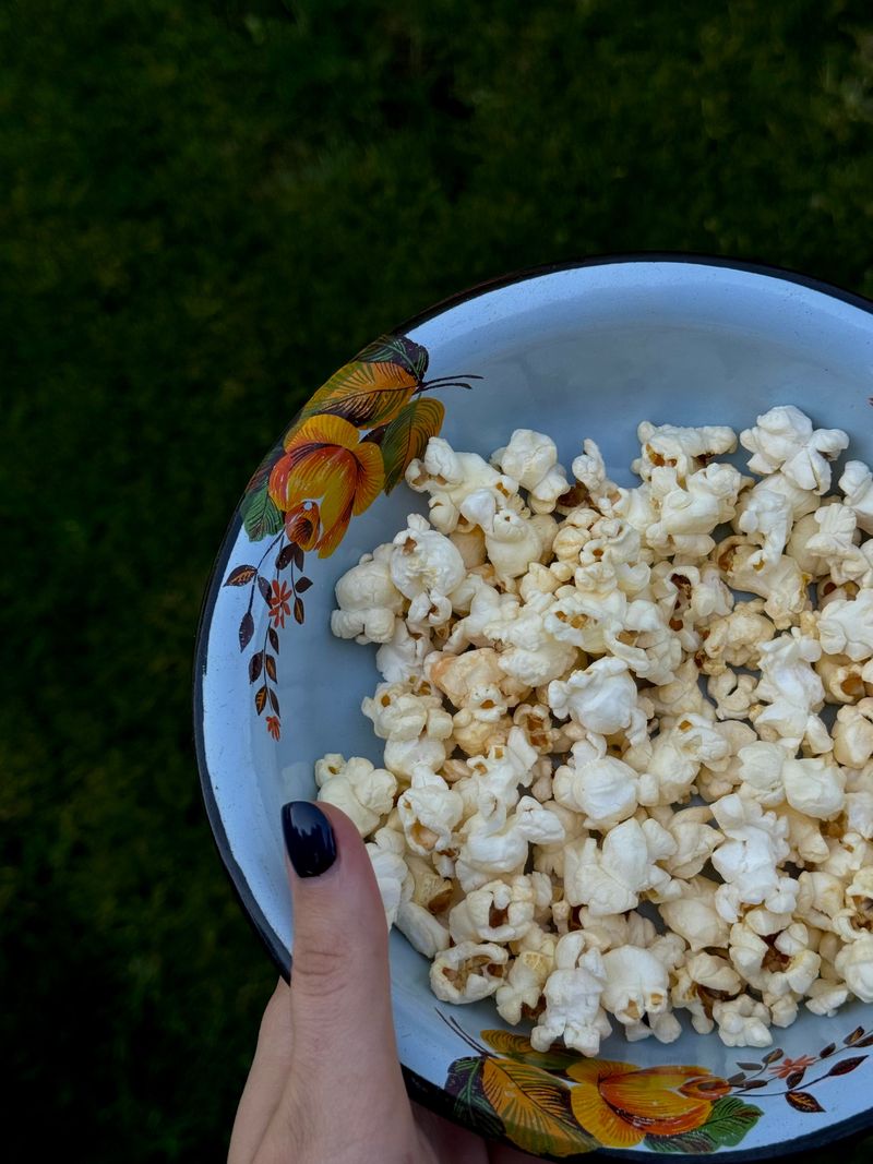 Fresh popcorn Fresh popcorn