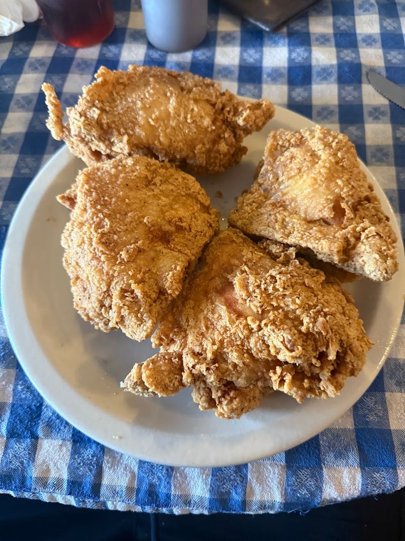 Fried Chicken That Comes Out Piping Hot and Fresh