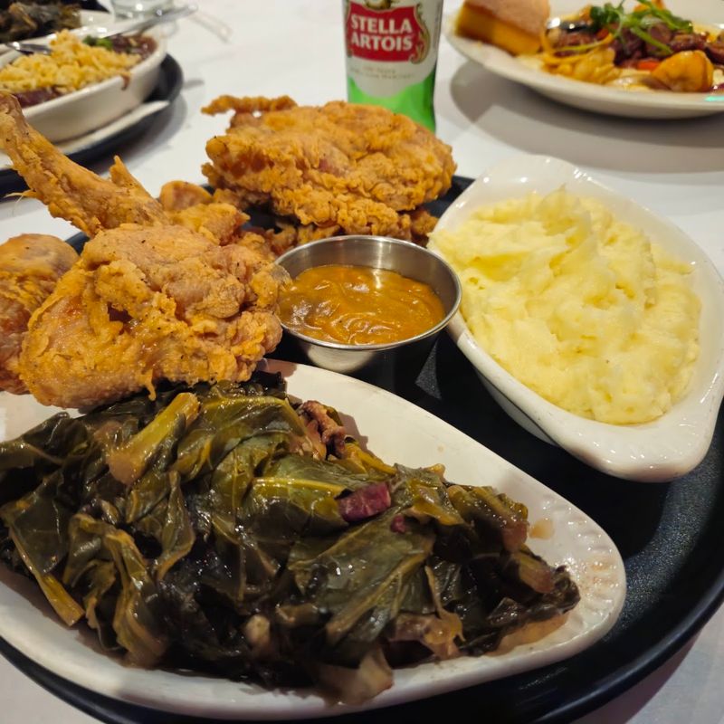 Fried Chicken That Earns Its Legendary Status Fried Chicken That Earns Its Legendary Status