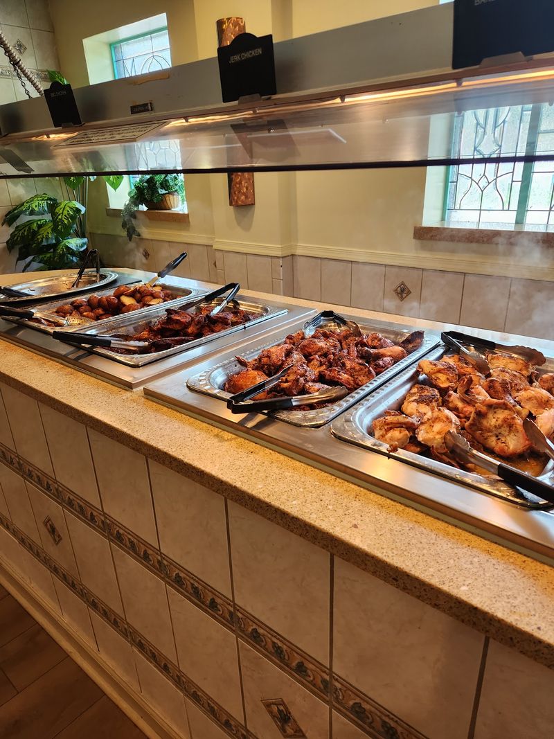 Fried Chicken and Comfort Food for the Non-Seafood Crowd Fried Chicken and Comfort Food for the Non-Seafood Crowd