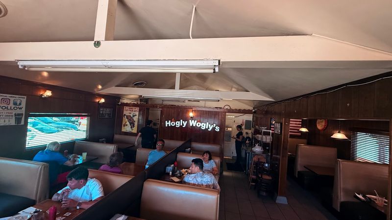 Friendly Service That Makes First-Timers Feel Like Regulars Friendly Service That Makes First-Timers Feel Like Regulars
