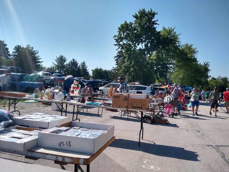Friendly Vendors Who Make the Experience Special Friendly Vendors Who Make the Experience Special