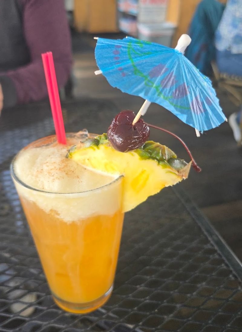 Full Bar With Cocktails and Non-Alcoholic Options