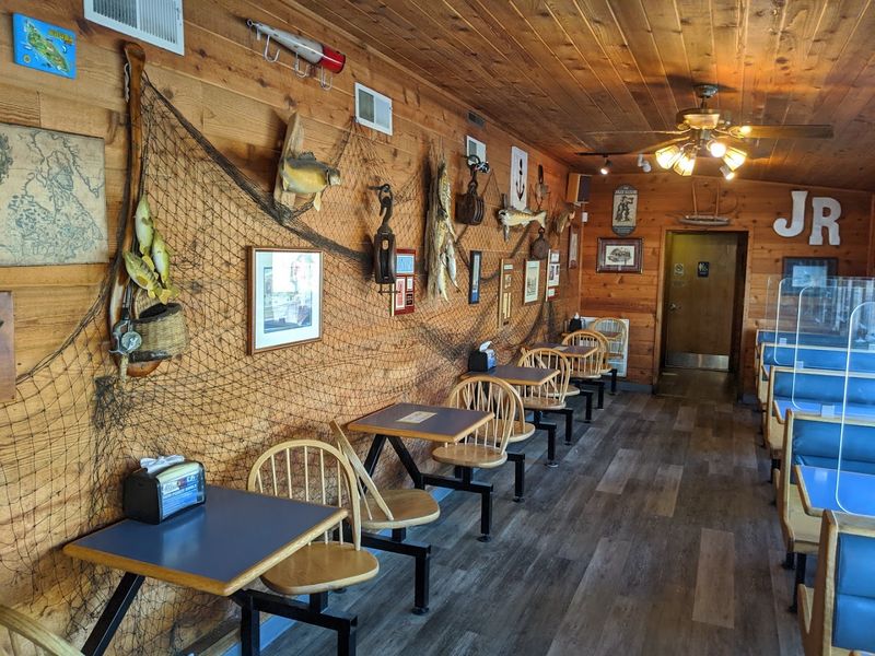 Fun Nautical Decor That Sets the Mood Perfectly