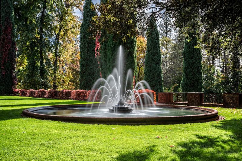 Gardens That Will Stop You in Your Tracks Gardens That Will Stop You in Your Tracks