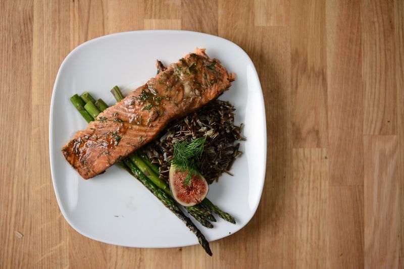 Garlic Butter Salmon And Asparagus
