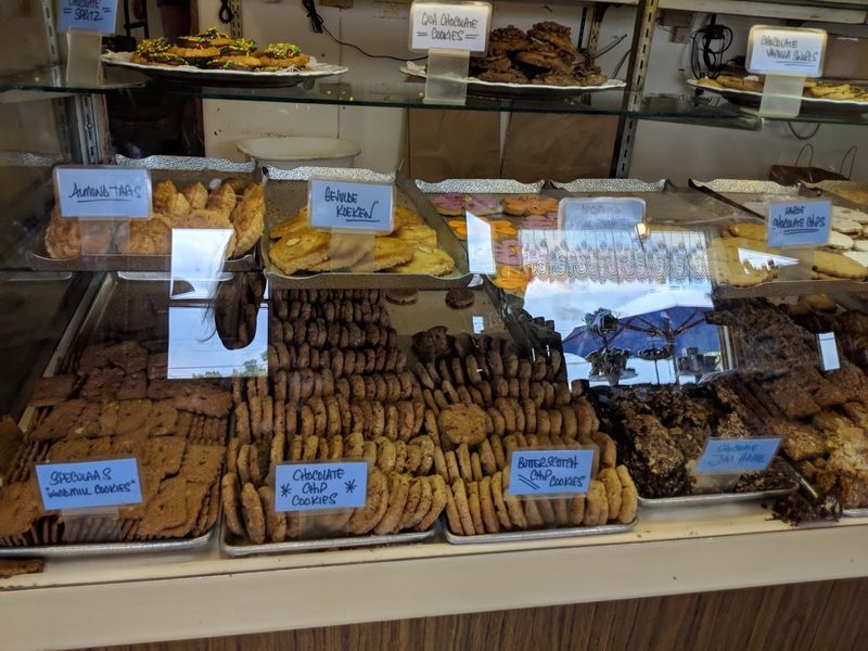Gingerbread Cookies and Rye Bread Worth the Drive