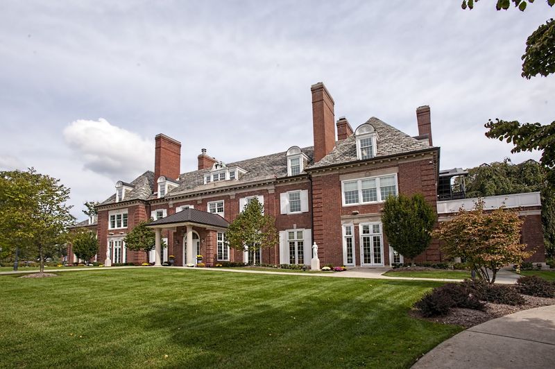 Giralda Farms — Nature's Quiet Masterpiece Nearby Giralda Farms — Nature's Quiet Masterpiece Nearby