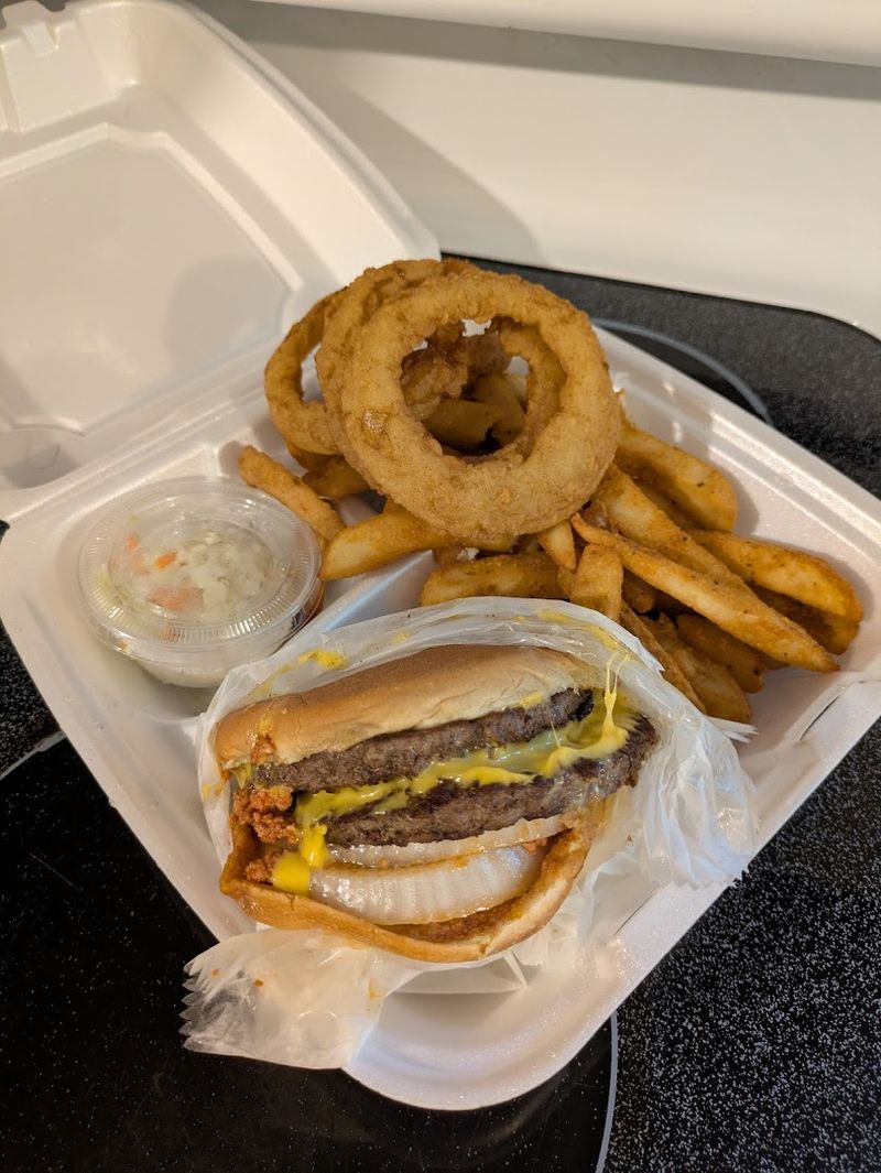 Golden Onion Rings That Crunch With Every Satisfying Bite Golden Onion Rings That Crunch With Every Satisfying Bite