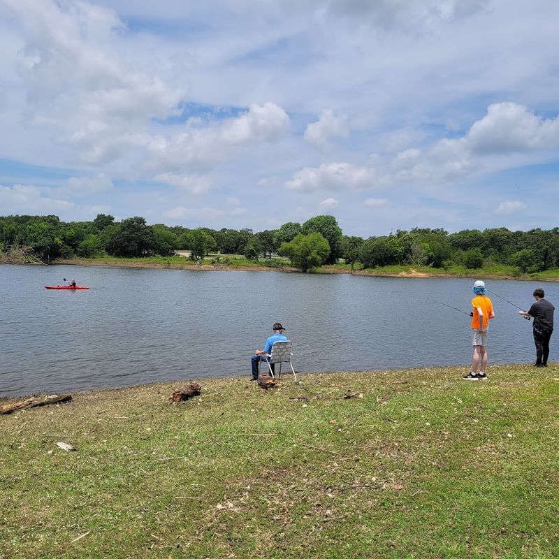 Grapevine Lake: Natural Beauty Right Next Door