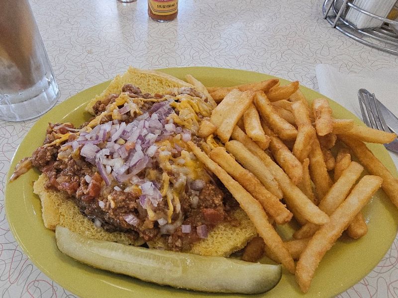 Green Chili Burger With Fries That Pack a Punch