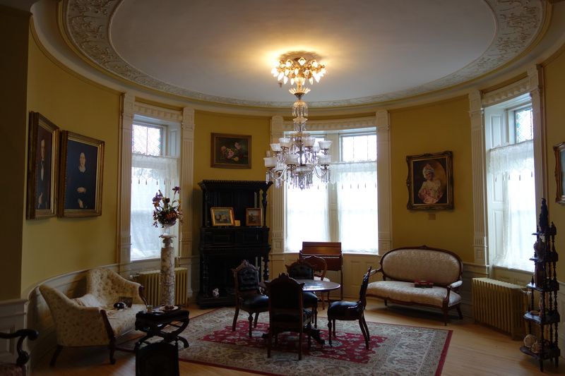 Guided Tours That Bring Every Room to Life Guided Tours That Bring Every Room to Life