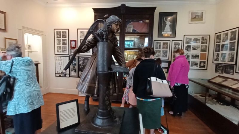 Guided Tours That Bring the History to Life