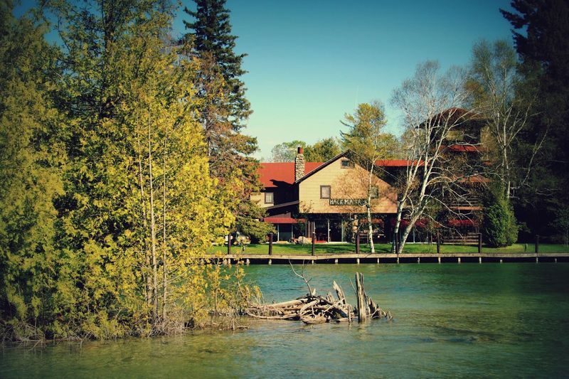 Hack-Ma-Tack Inn - Cheboygan, Michigan